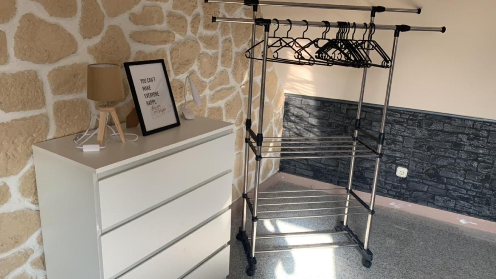 Zimmer In Wohnung, Monteure, Zentral, Enger Exterior foto