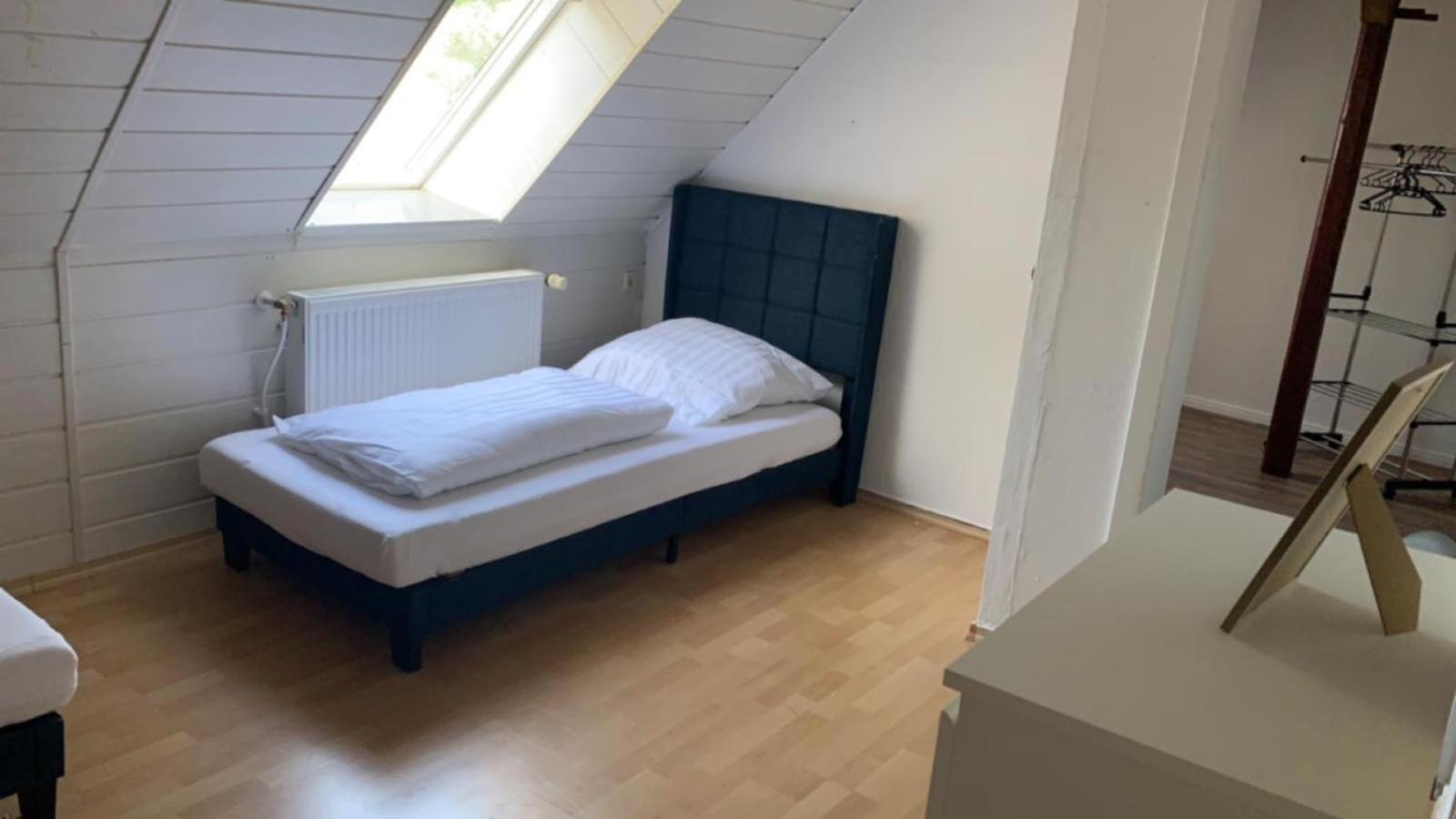 Zimmer In Wohnung, Monteure, Zentral, Enger Exterior foto